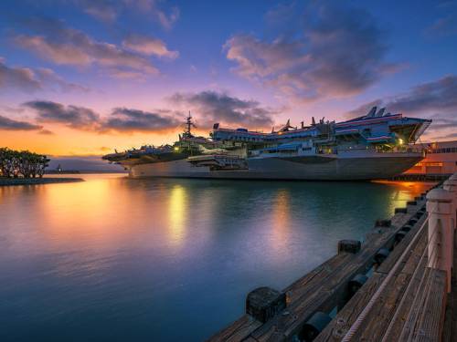 USS_Midway_JBahu_727x545.jpg
